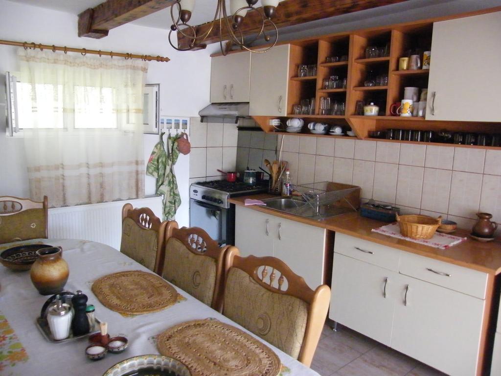 Pensiunea Casa Filoxenia ホレズ エクステリア 写真