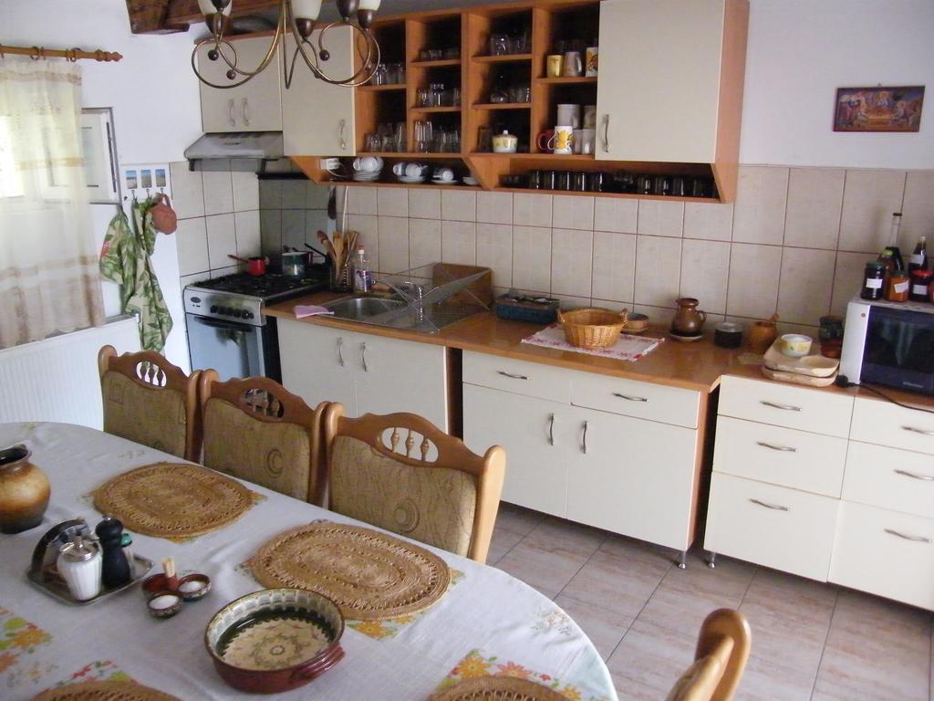 Pensiunea Casa Filoxenia ホレズ エクステリア 写真